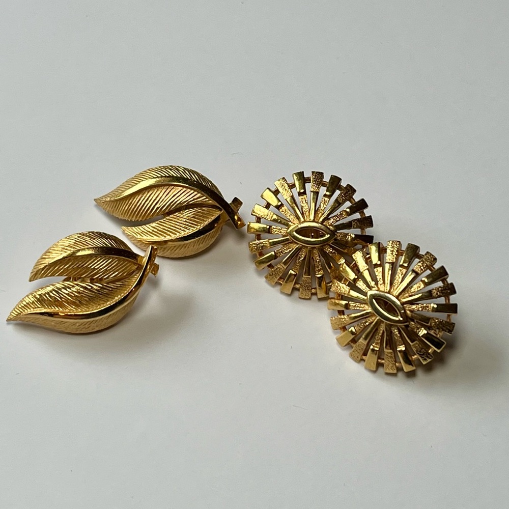 Crown Trifari Elegant Gold Leaf and Floral Earrings